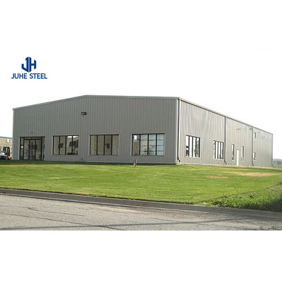 Industriële geprefabriceerde staalconstructies Workshopzaal met aluminiumloogvenster