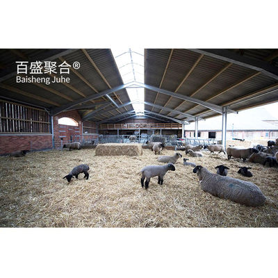 Sandwichpaneel/Dakplaat van staal Prefab veehuis voor schapen geiten runderen