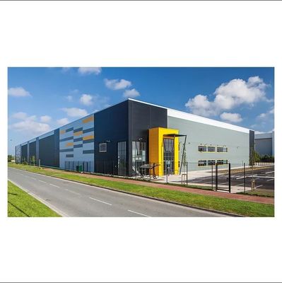 Staalwerkplaats voor schoolgebouwen// magazijn Duurzaam en aanpasbaar ontwerp
