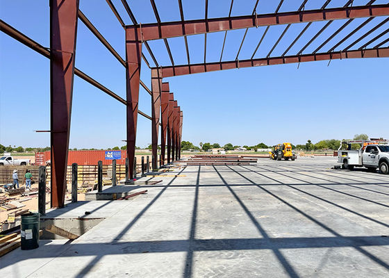 Bouw van staalconstructies met een breed bereik voor de economische bouw van pakhuizen
