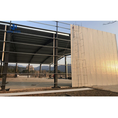 Op maat gemaakte staalconstructies van verschillende soorten voor de bouw van magazijnwerkplaatsen